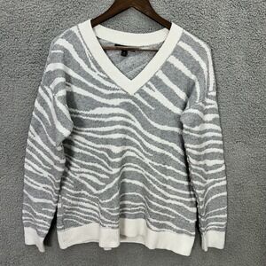 Banana Republic Sweater M Gray Zebra Stripe V Neck Knit Quiet Luxury Preppy Cozy